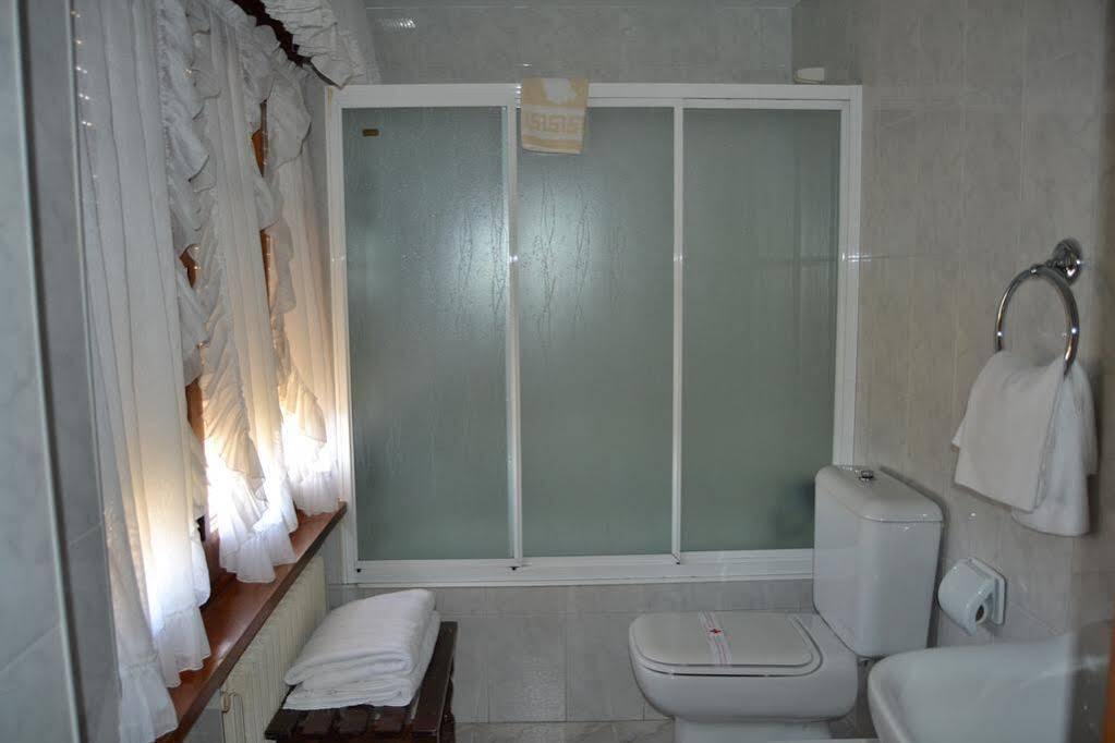 Hostal Carlos V Puebla de Sanabria Exterior foto